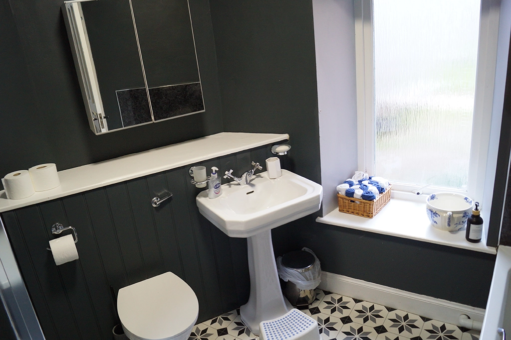 Charming Spacious Cottage In Kirriemuir
