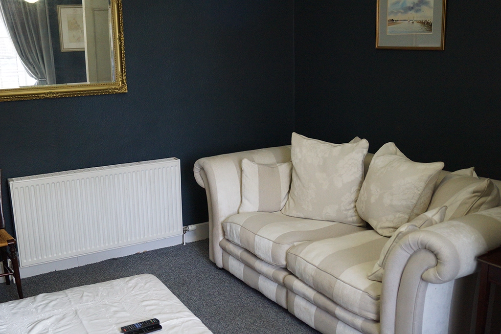 Charming Spacious Cottage In Kirriemuir