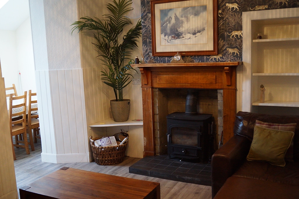 Charming Spacious Cottage In Kirriemuir