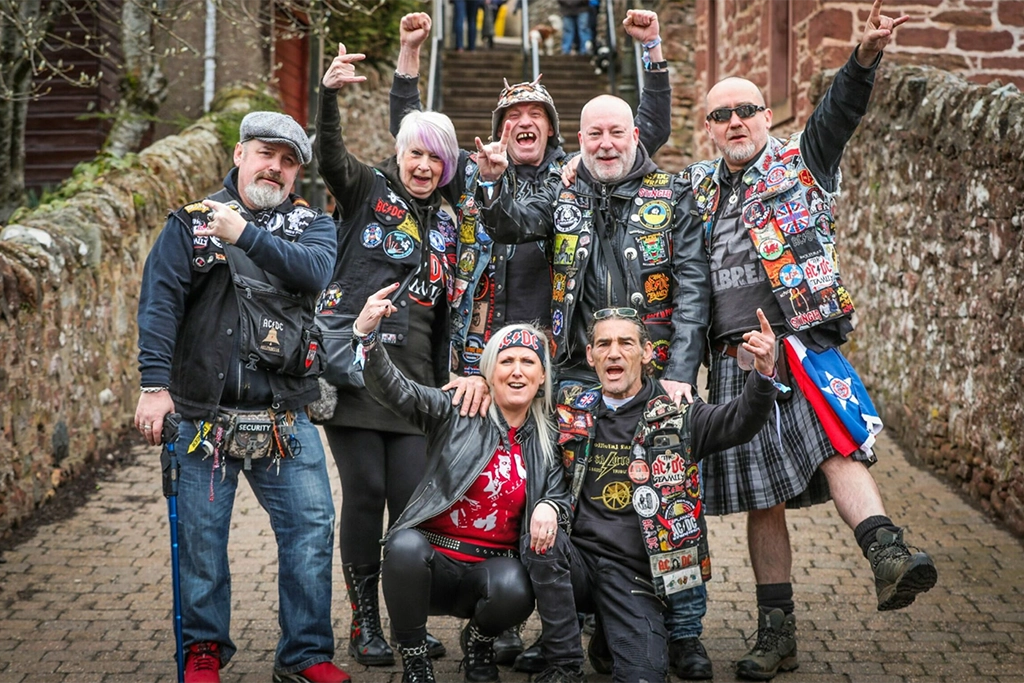 Bonfest In Kirriemuir: Perfect Accommodation For Your Rock Getaway With 8th Line Property